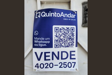 Casa à venda com 230m², 3 quartos e 6 vagas Casa à venda com 230m², 3 quartos e 6 vagasPlaca