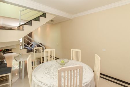 Casa à venda com 230m², 3 quartos e 6 vagas Casa à venda com 230m², 3 quartos e 6 vagasSala de Jantar