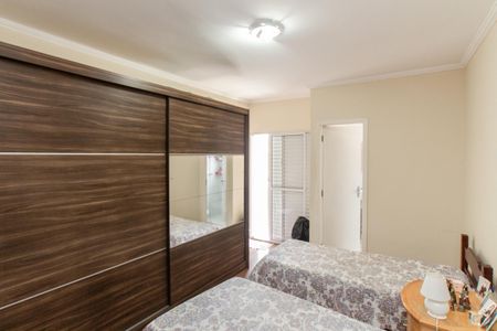 Suíte de casa à venda com 3 quartos, 230m² em Parque Vitoria, São Paulo