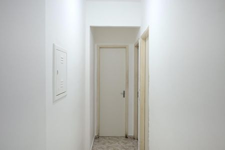Corredor de apartamento para alugar com 2 quartos, 58m² em Jardim Wanda, Taboão da Serra