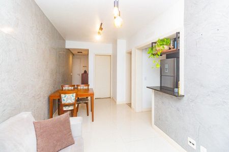 Sala  de apartamento para alugar com 1 quarto, 47m² em Passo d’Areia, Porto Alegre