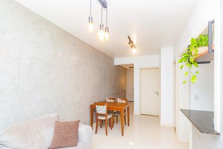 Sala  de apartamento para alugar com 1 quarto, 47m² em Passo d’Areia, Porto Alegre