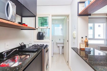 Cozinha  de apartamento para alugar com 1 quarto, 47m² em Passo d’Areia, Porto Alegre