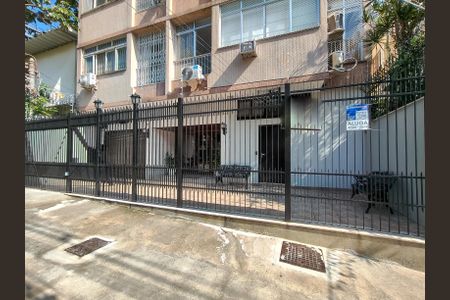 Apartamento para alugar com 83m², 2 quartos e sem vagaFachada e portaria