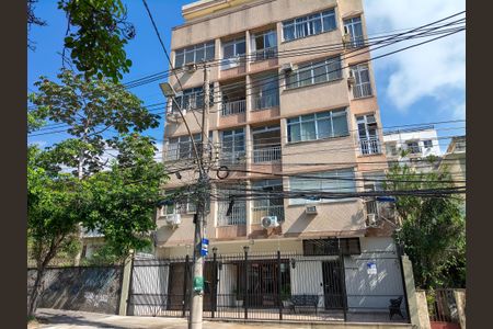 Apartamento para alugar com 83m², 2 quartos e sem vagaFachada e portaria