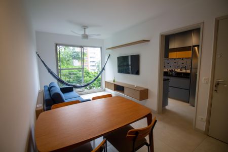 Sala / Sala de Jantar de apartamento para alugar com 1 quarto, 49m² em Cidade Monções, São Paulo