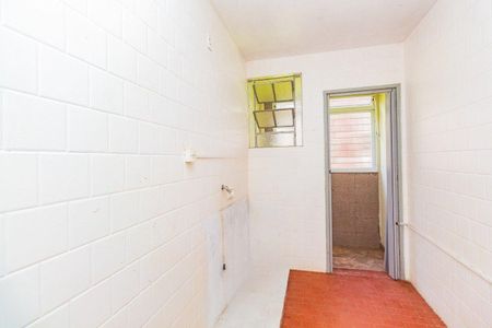 Cozinha  de apartamento para alugar com 1 quarto, 37m² em Vila Ipiranga, Porto Alegre