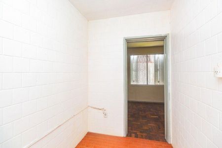 Cozinha  de apartamento para alugar com 1 quarto, 37m² em Vila Ipiranga, Porto Alegre