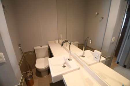 Apartamento à venda com 65m², 2 quartos e 1 vagaBanheiro Social