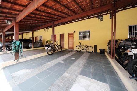 Casa de condomínio à venda com 83m², 2 quartos e 3 vagasÁrea externa