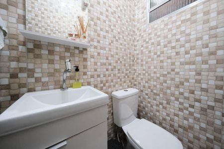 Casa de condomínio à venda com 83m², 2 quartos e 3 vagasLavabo