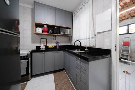 Casa de condomínio à venda com 83m², 2 quartos e 3 vagasCozinha e Área de Serviço