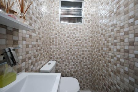 Casa de condomínio à venda com 83m², 2 quartos e 3 vagasLavabo