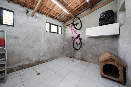 Casa de condomínio à venda com 83m², 2 quartos e 3 vagasCozinha e Área de Serviço