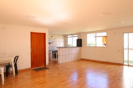 Apartamento para alugar com 32m², 2 quartos e sem vagaÁrea comum - Salão de festas