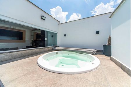 Apartamento à venda com 104m², 2 quartos e 2 vagas Apartamento à venda com 104m², 2 quartos e 2 vagasJacuzzi