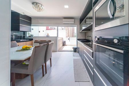 Apartamento à venda com 104m², 2 quartos e 2 vagas Apartamento à venda com 104m², 2 quartos e 2 vagasCozinha