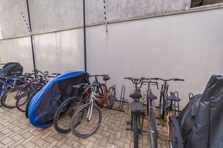 Apartamento à venda com 29m², 1 quarto e sem vaga Apartamento à venda com 29m², 1 quarto e sem vagaBicicletário