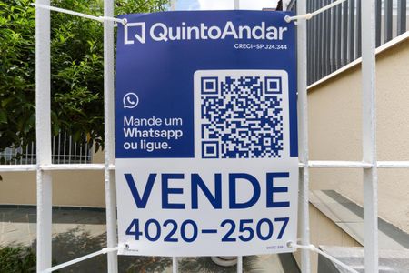 Casa à venda com 198m², 2 quartos e 4 vagas Casa à venda com 198m², 2 quartos e 4 vagasPlaquinha