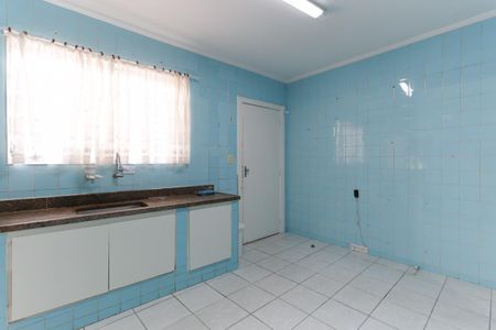 Casa à venda com 198m², 2 quartos e 4 vagas Casa à venda com 198m², 2 quartos e 4 vagasCozinha