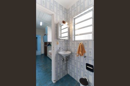 Casa à venda com 198m², 2 quartos e 4 vagas Casa à venda com 198m², 2 quartos e 4 vagasBanheiro de serviço