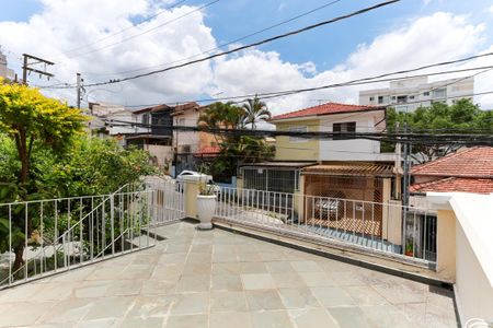 Casa à venda com 198m², 2 quartos e 4 vagas Casa à venda com 198m², 2 quartos e 4 vagasTerraço