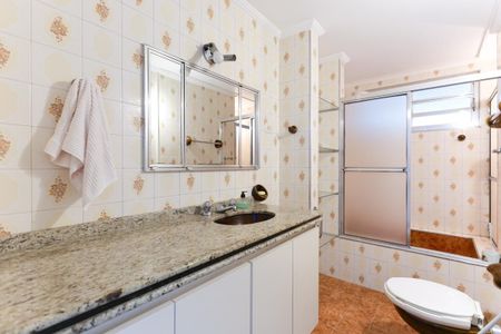 Casa à venda com 198m², 2 quartos e 4 vagas Casa à venda com 198m², 2 quartos e 4 vagasBanheiro