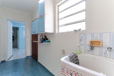 Casa à venda com 198m², 2 quartos e 4 vagas Casa à venda com 198m², 2 quartos e 4 vagasÁrea de serviço