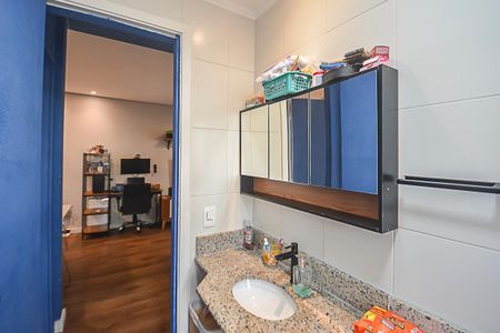 Apartamento à venda com 77m², 2 quartos e 2 vagasBanheiro