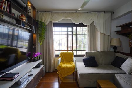 Casa para alugar com 202m², 3 quartos e 2 vagas Casa para alugar com 202m², 3 quartos e 2 vagasSala