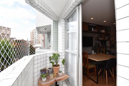 Sacada de apartamento para alugar com 3 quartos, 60m² em Cabral, Curitiba