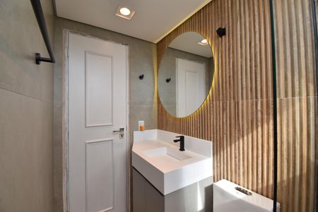 Banheiro 2 de apartamento para alugar com 3 quartos, 60m² em Cabral, Curitiba