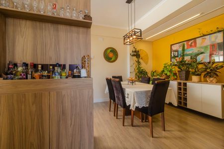 Apartamento à venda com 2 quartos, 70m² em Farroupilha, Porto Alegre