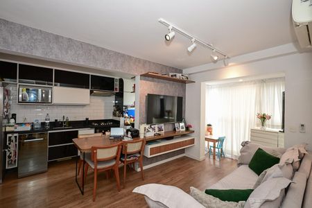 Sala de apartamento à venda com 2 quartos, 56m² em Vila Sonia do Taboao, Taboão da Serra