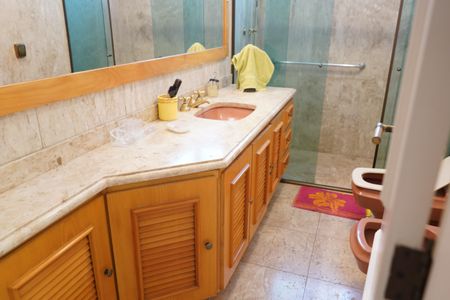 Apartamento para alugar com 370m², 4 quartos e 4 vagasBanheiro da Suíte 2