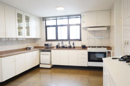 Apartamento para alugar com 370m², 4 quartos e 4 vagasCozinha