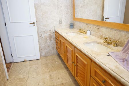 Apartamento para alugar com 370m², 4 quartos e 4 vagasBanheiro da Suíte Master