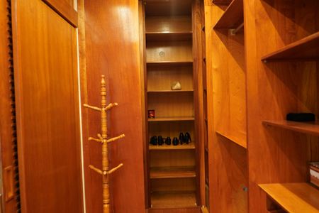 Apartamento para alugar com 370m², 4 quartos e 4 vagasCloset