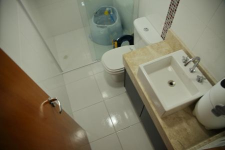 Casa à venda com 220m², 3 quartos e 5 vagasSuíte 3- Banheiro 