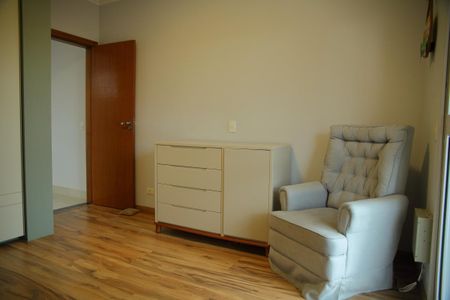 Casa à venda com 220m², 3 quartos e 5 vagasSuíte 3