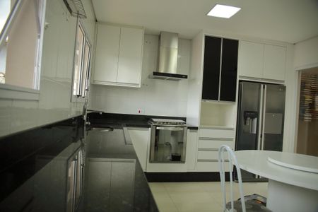 Casa à venda com 220m², 3 quartos e 5 vagasCozinha