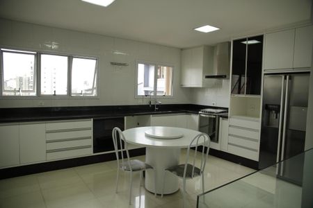 Casa à venda com 220m², 3 quartos e 5 vagasCozinha 