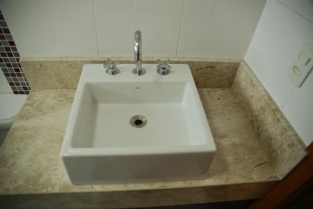 Casa à venda com 220m², 3 quartos e 5 vagasSuíte 3- Banheiro 