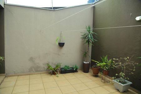 Casa à venda com 220m², 3 quartos e 5 vagasQuintal 