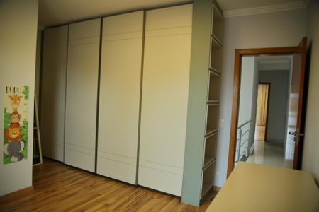 Casa à venda com 220m², 3 quartos e 5 vagasSuíte 3