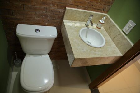 Casa à venda com 220m², 3 quartos e 5 vagasLavabo da Sala 