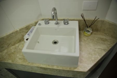 Casa à venda com 220m², 3 quartos e 5 vagasSuíte 2 - Banheiro 