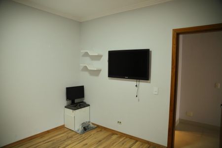 Casa à venda com 220m², 3 quartos e 5 vagasSuíte 2