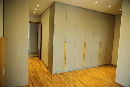 Casa à venda com 220m², 3 quartos e 5 vagasSuíte 1 