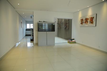 Casa à venda com 220m², 3 quartos e 5 vagasSala